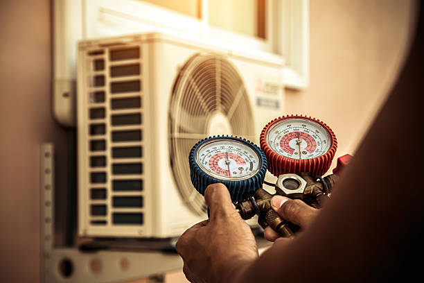 Professional Hvac technician working in Maggie Valley, NC